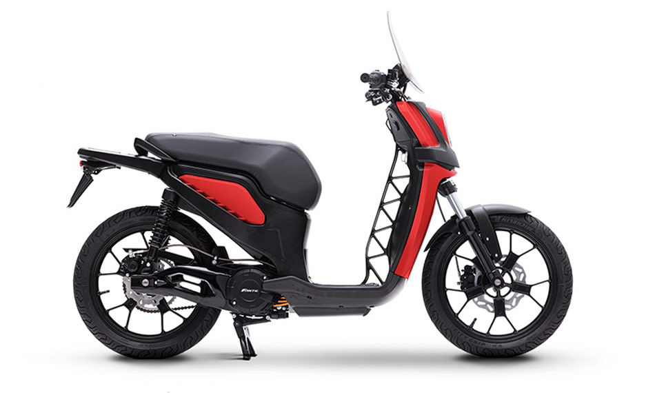 [E23-EM1032-CEUSR] ISSIMO CITY EVO L1 4,4KWH RED