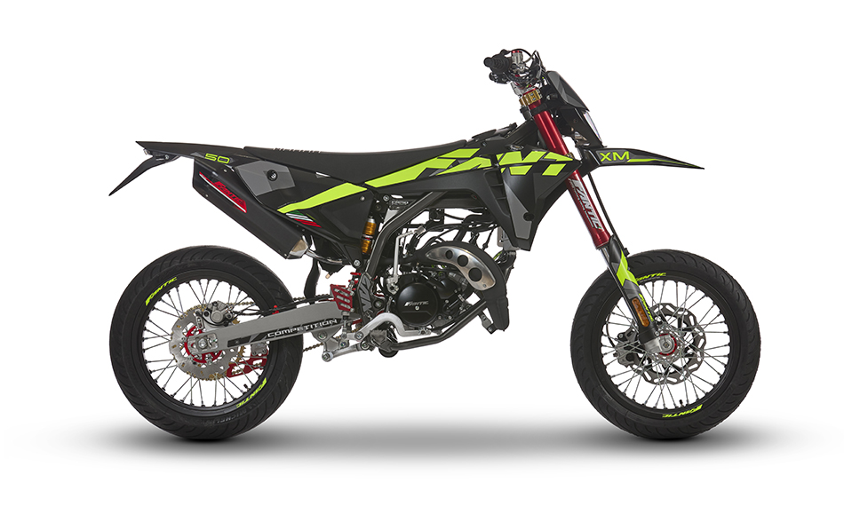 [M25-MS50C-BK-EU] XM 50 MOTARD 2T COMP EU5+ BLACK-YELLOW