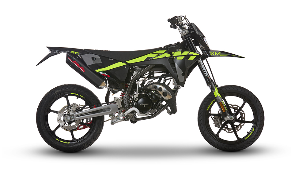 XM 50 MOTARD PERF EU5+ BLACK-YELLOW