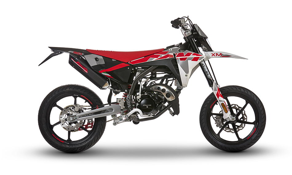 XM 50 MOTARD PERF EU5+ WHITE-RED